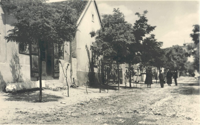 02-44.jpg